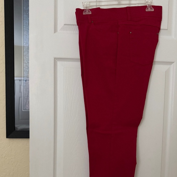 89th and Madison Red slacks / size 16 - Picture 2 of 3
